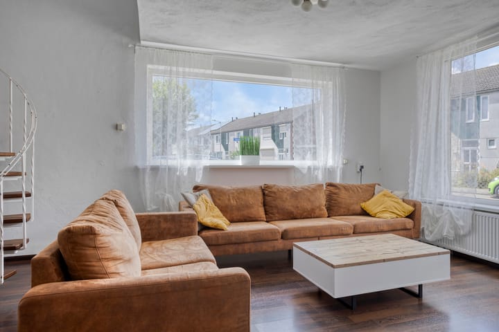 Photo 11 of Begoniastraat 19