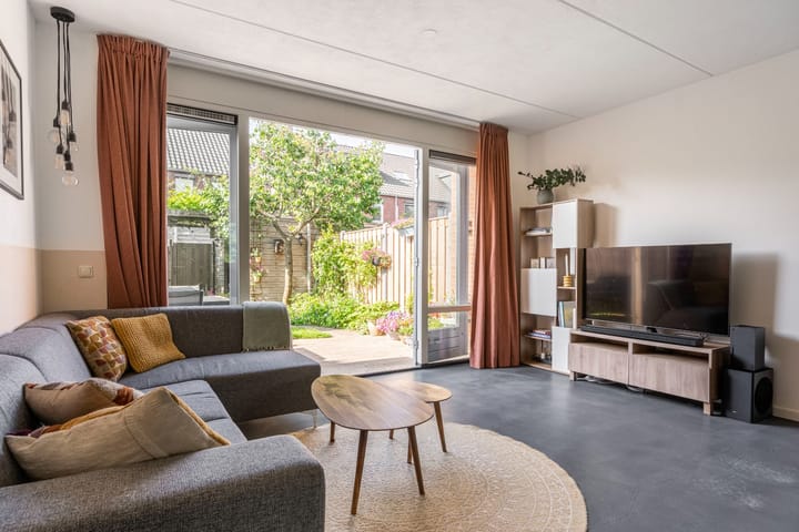 Photo 6 of Rozenburg 7