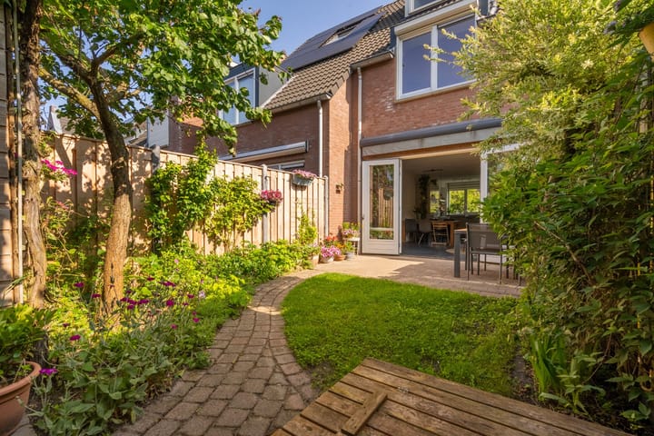 Photo 10 of Rozenburg 7