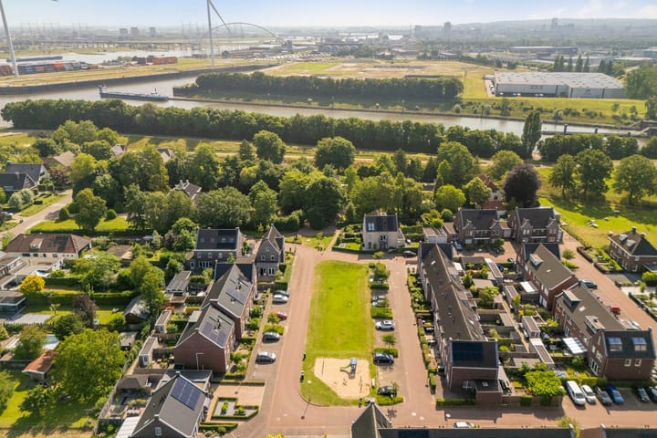 Photo 29 of Rozenburg 7