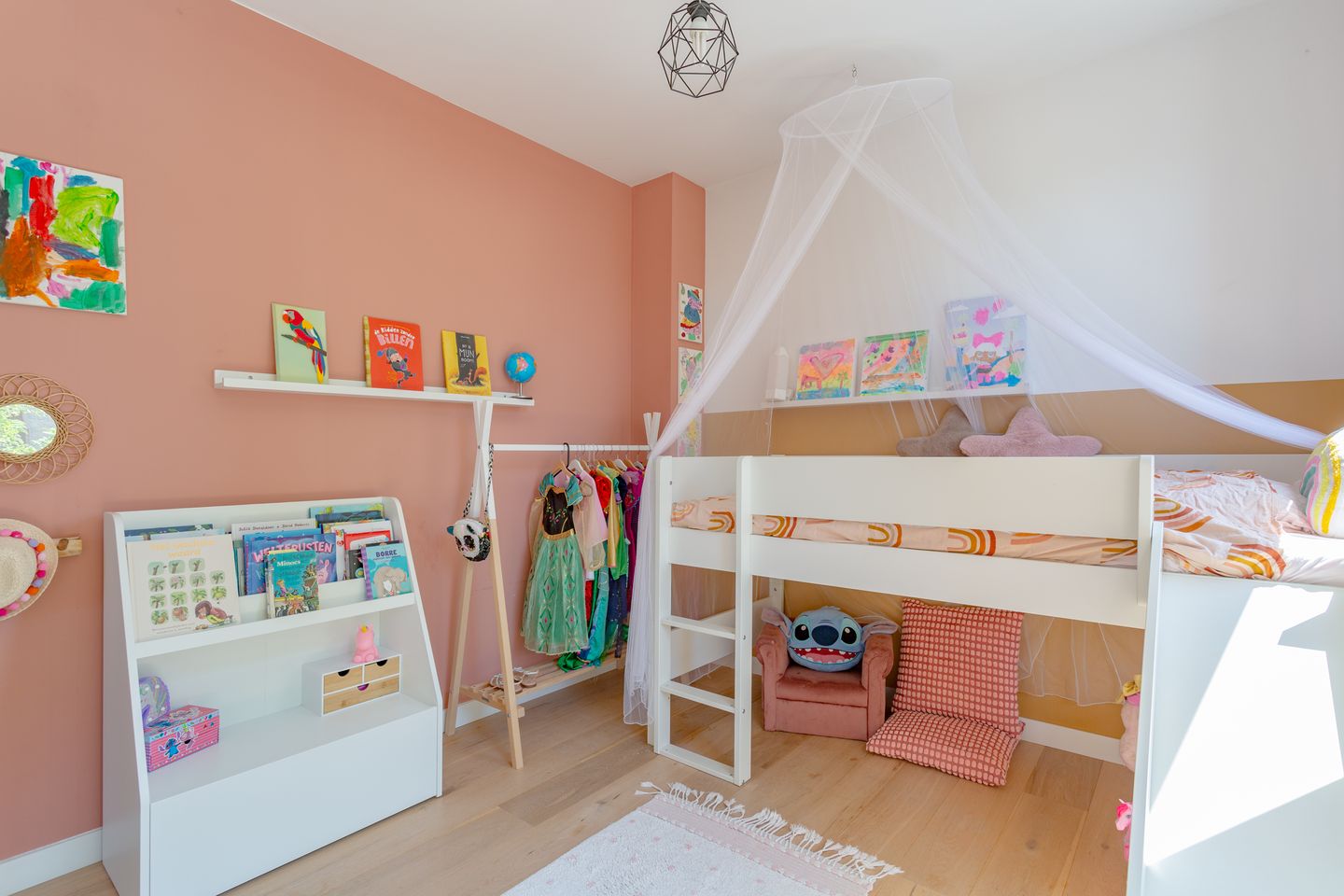 Foto 25 van Eva Besnyöstraat 575