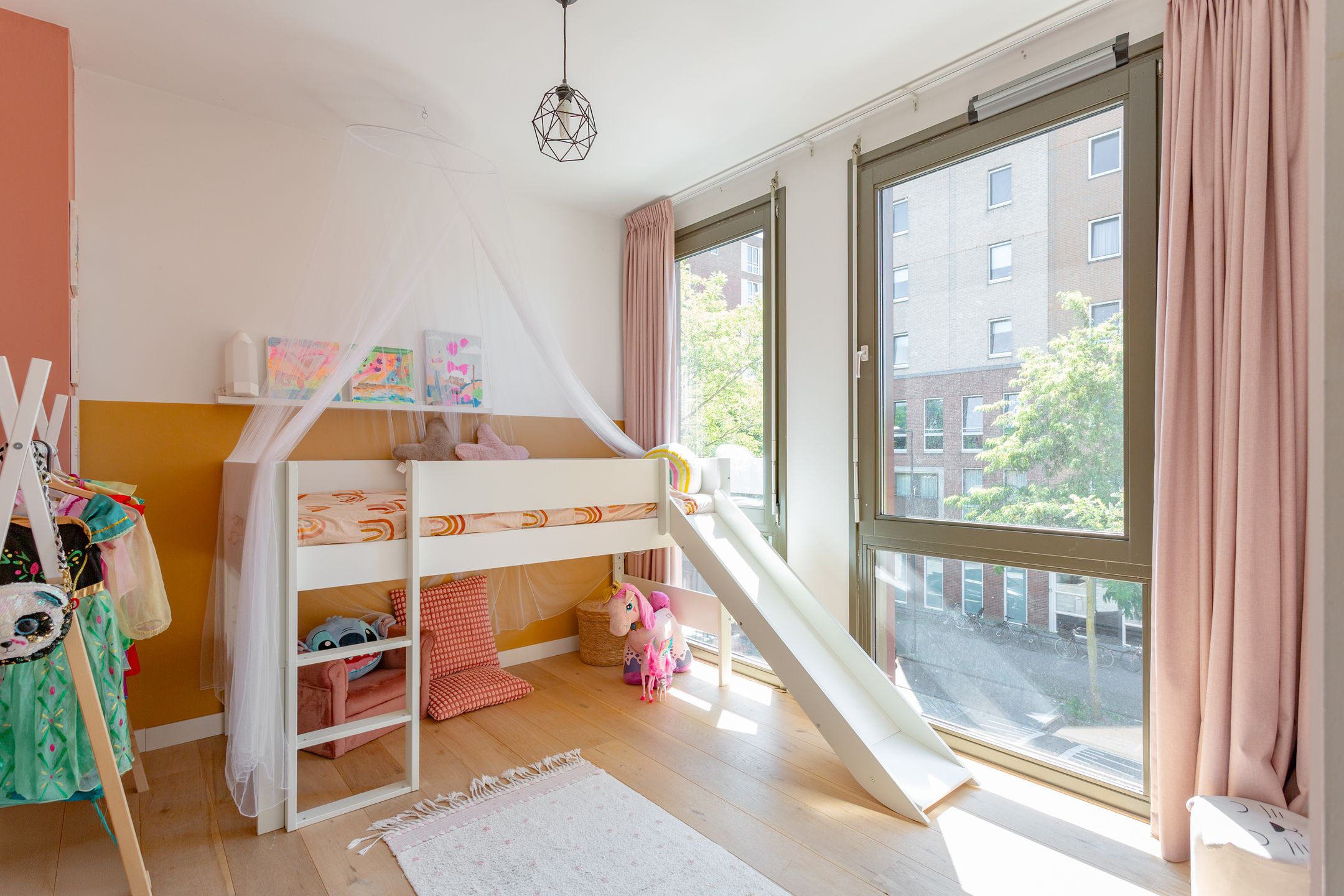 Foto 24 van Eva Besnyöstraat 575