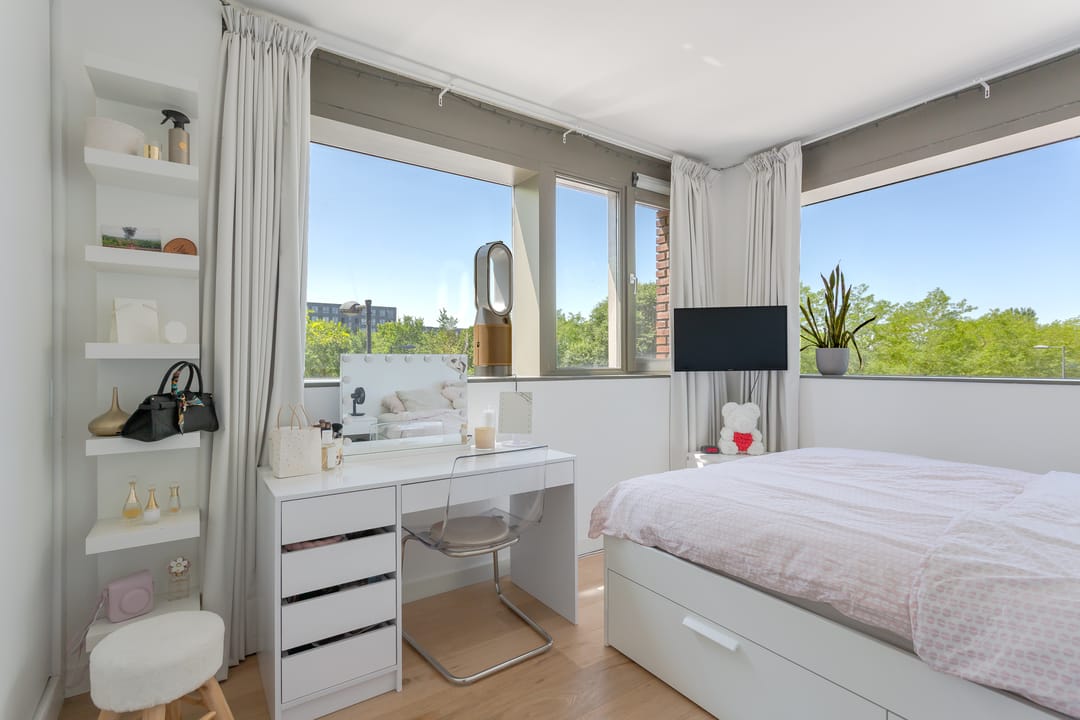 Foto 26 van Eva Besnyöstraat 575