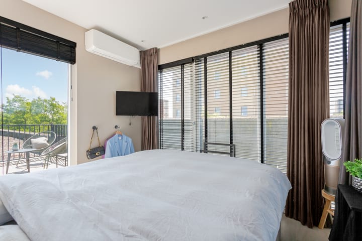 Foto 37 van Eva Besnyöstraat 575