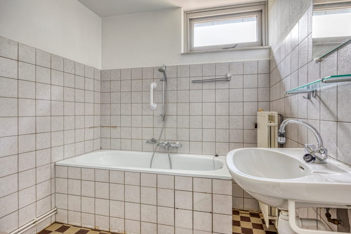 Photo 18 of Burgemeester Blessinglaan 2