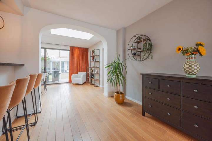 Foto 14 van Burg van Leentstraat 18