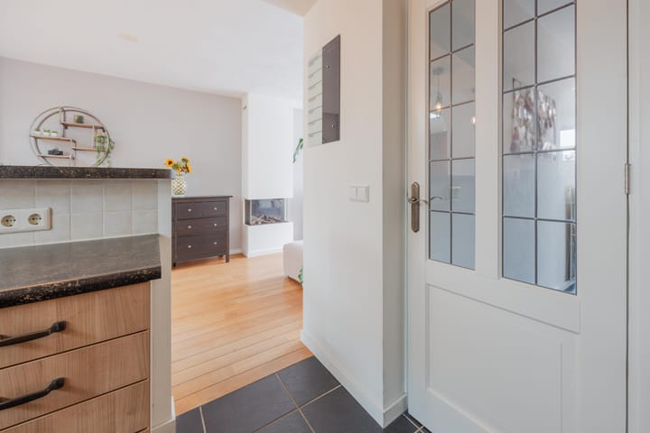 Foto 19 van Burg van Leentstraat 18