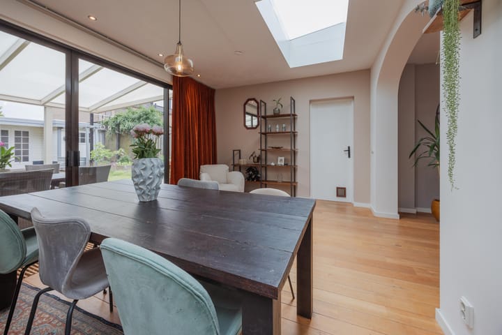 Foto 22 van Burg van Leentstraat 18