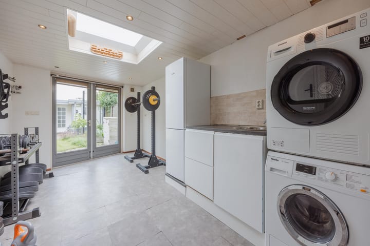 Foto 25 van Burg van Leentstraat 18