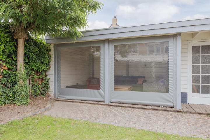 Foto 44 van Burg van Leentstraat 18