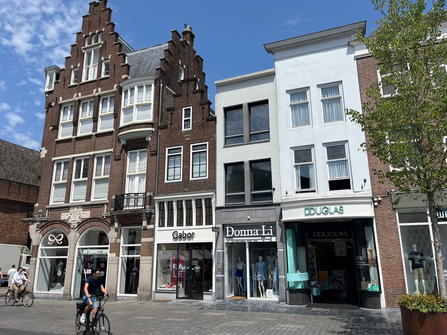 Bekijk foto 2 van Markt 67
