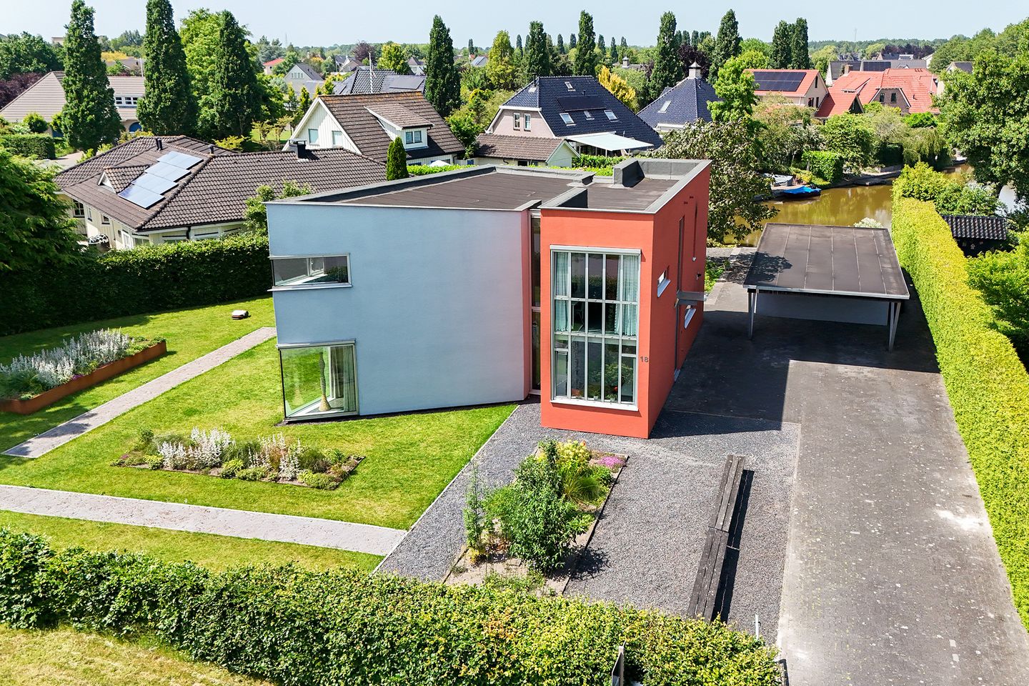 Foto 1 van Oeverloper 18