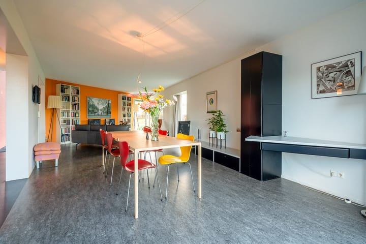 Photo 11 of Oeverloper 18