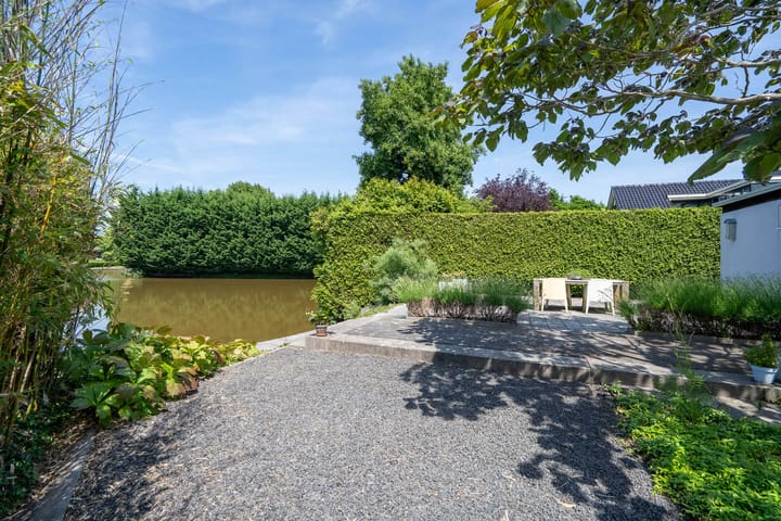 Photo 54 of Oeverloper 18