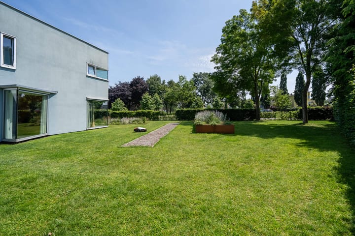 Photo 57 of Oeverloper 18