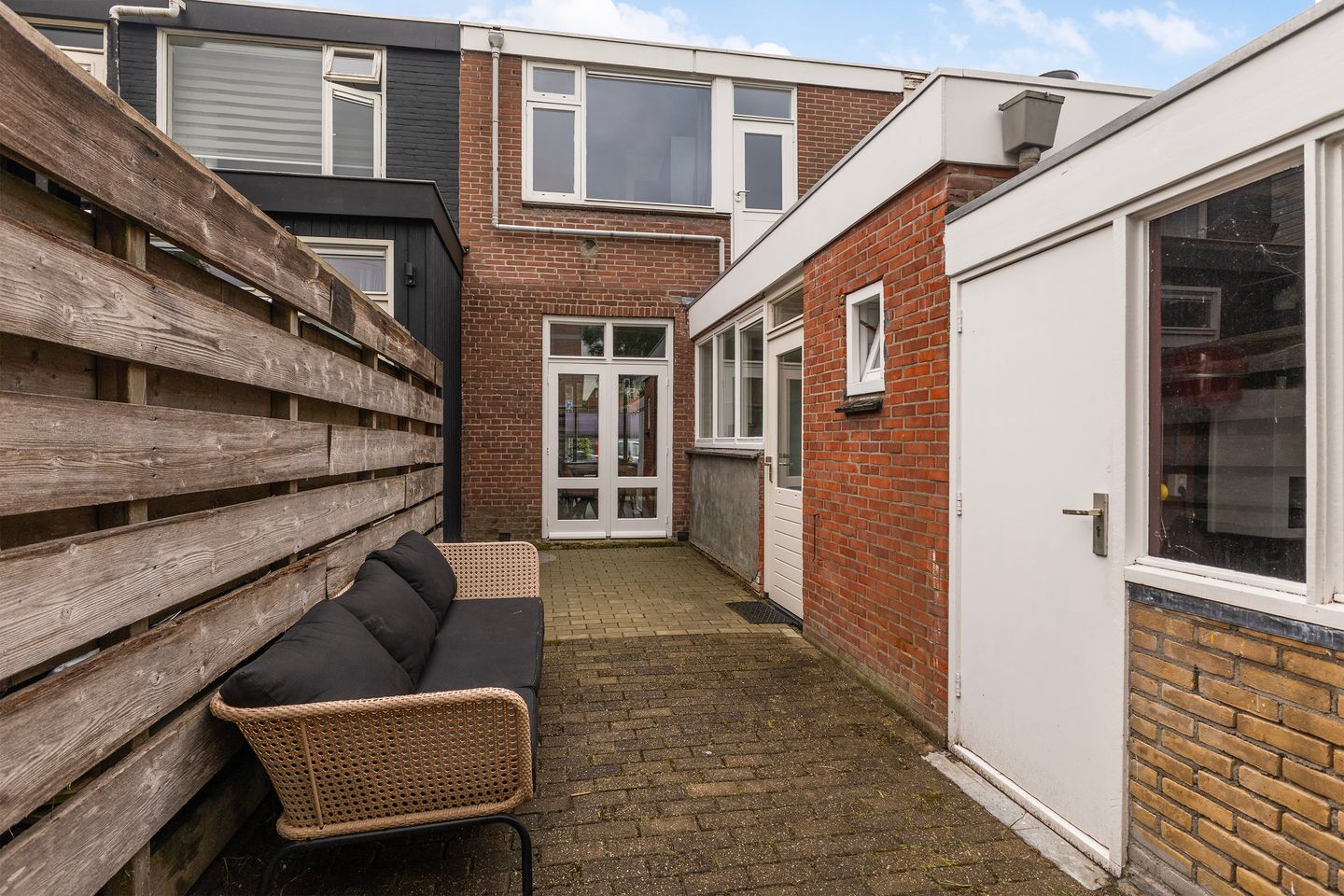 Photo 14 of Leliestraat 27