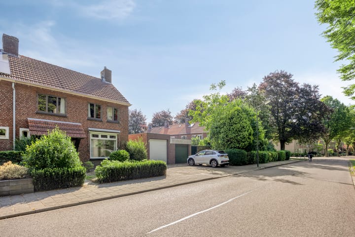 Photo 31 of Secretaris van den Hoevelstraat 27