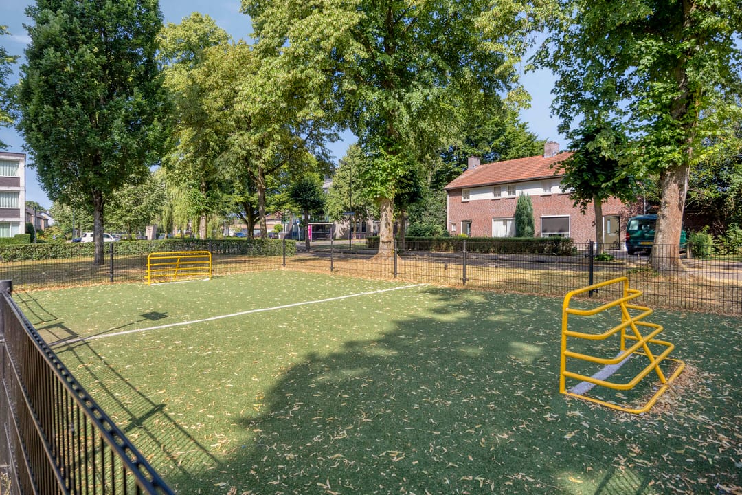 Foto 32 van Secretaris van den Hoevelstraat 27