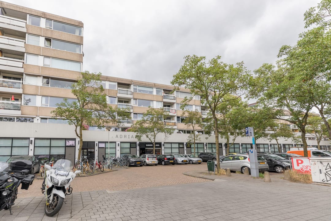 Photo 41 of Adriaan van Bergenstraat 370