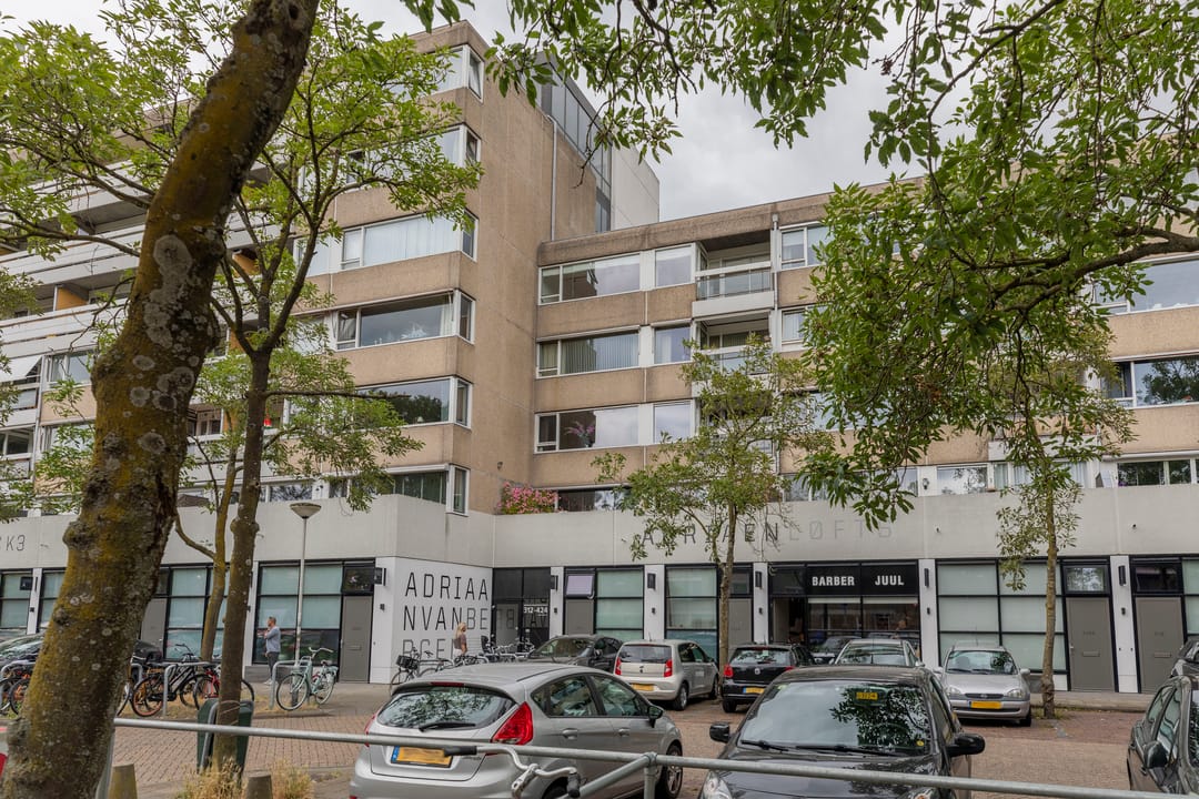 Photo 43 of Adriaan van Bergenstraat 370