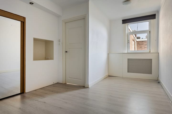 Photo 10 of Boerhaavelaan 75-A