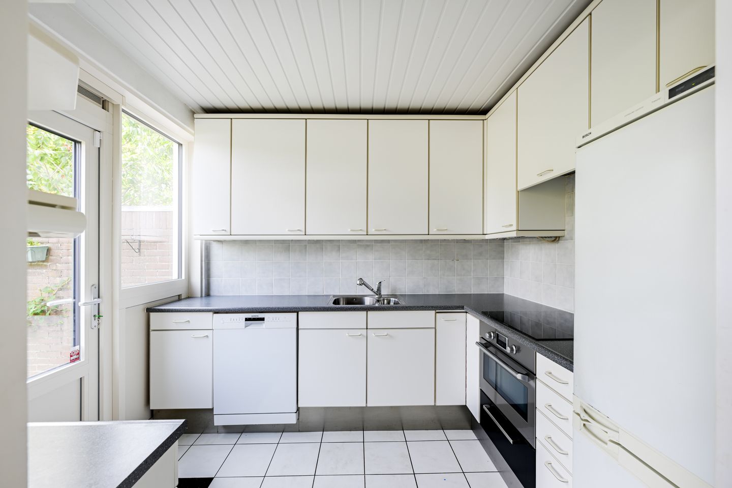 Foto 10 van Albert Schweitzerlaan 17