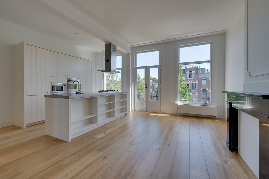 Photo 2 of Van Baerlestraat 122-3