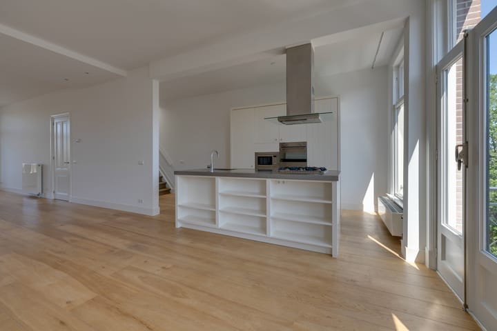 Foto 10 van Van Baerlestraat 122-3