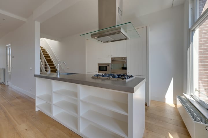 Foto 11 van Van Baerlestraat 122-3