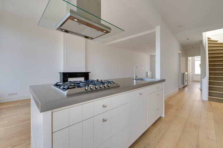 Foto 13 van Van Baerlestraat 122-3