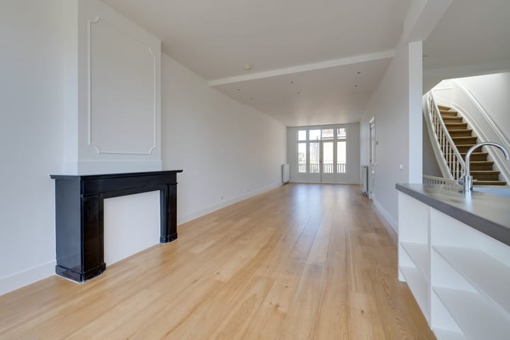 Foto 14 van Van Baerlestraat 122-3