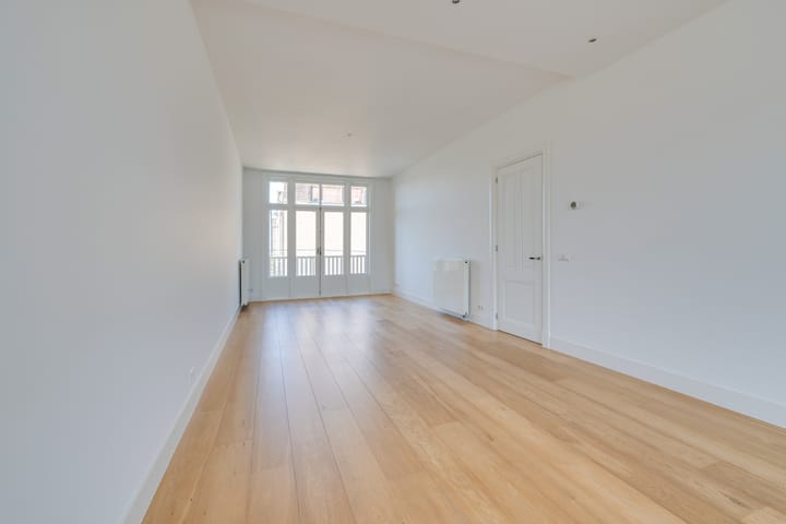 Foto 15 van Van Baerlestraat 122-3