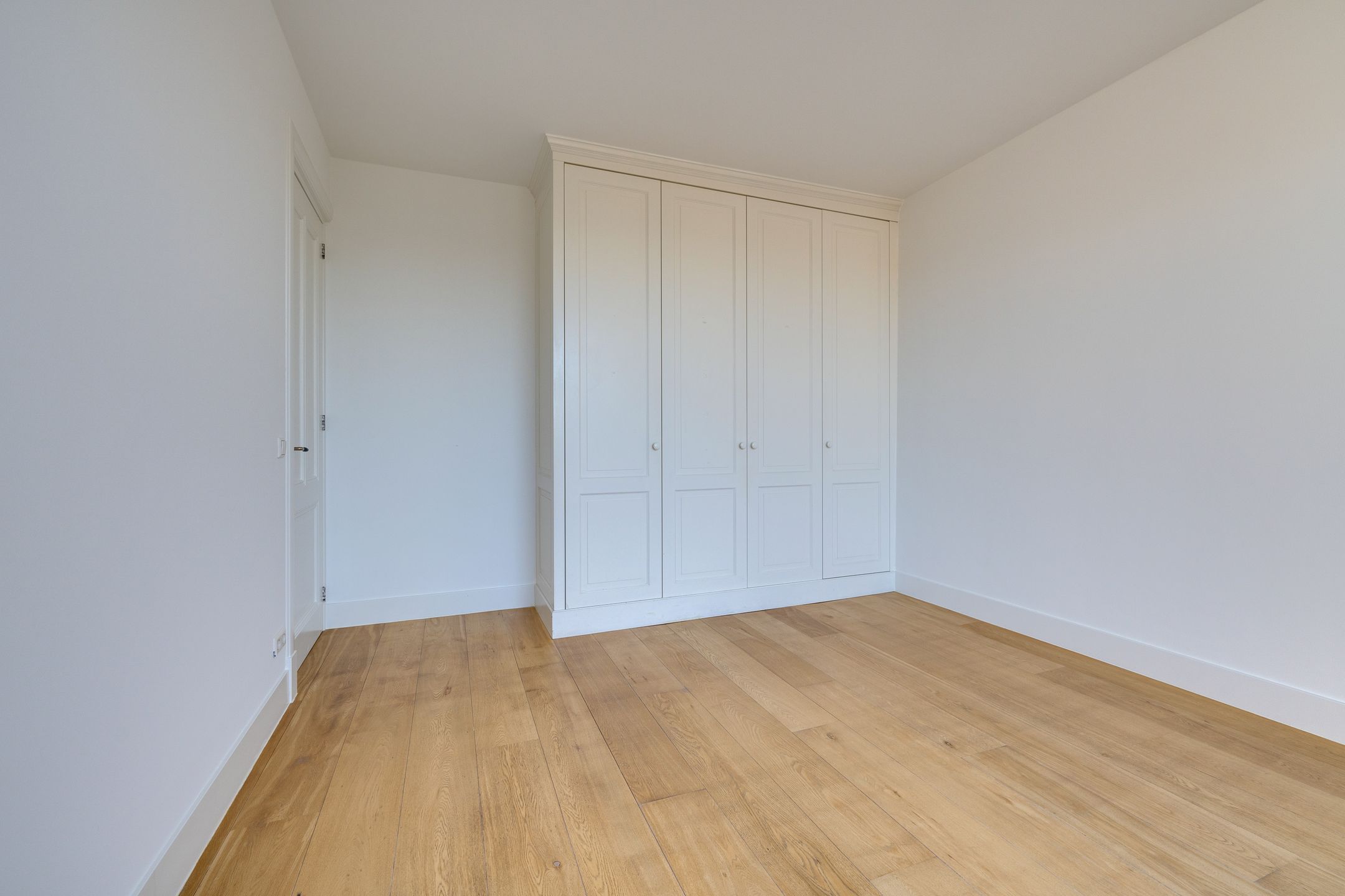 Photo 24 of Van Baerlestraat 122-3
