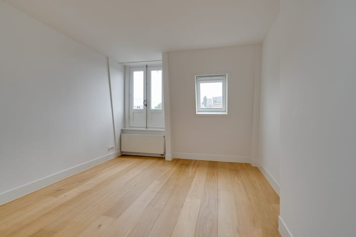 Foto 30 van Van Baerlestraat 122-3