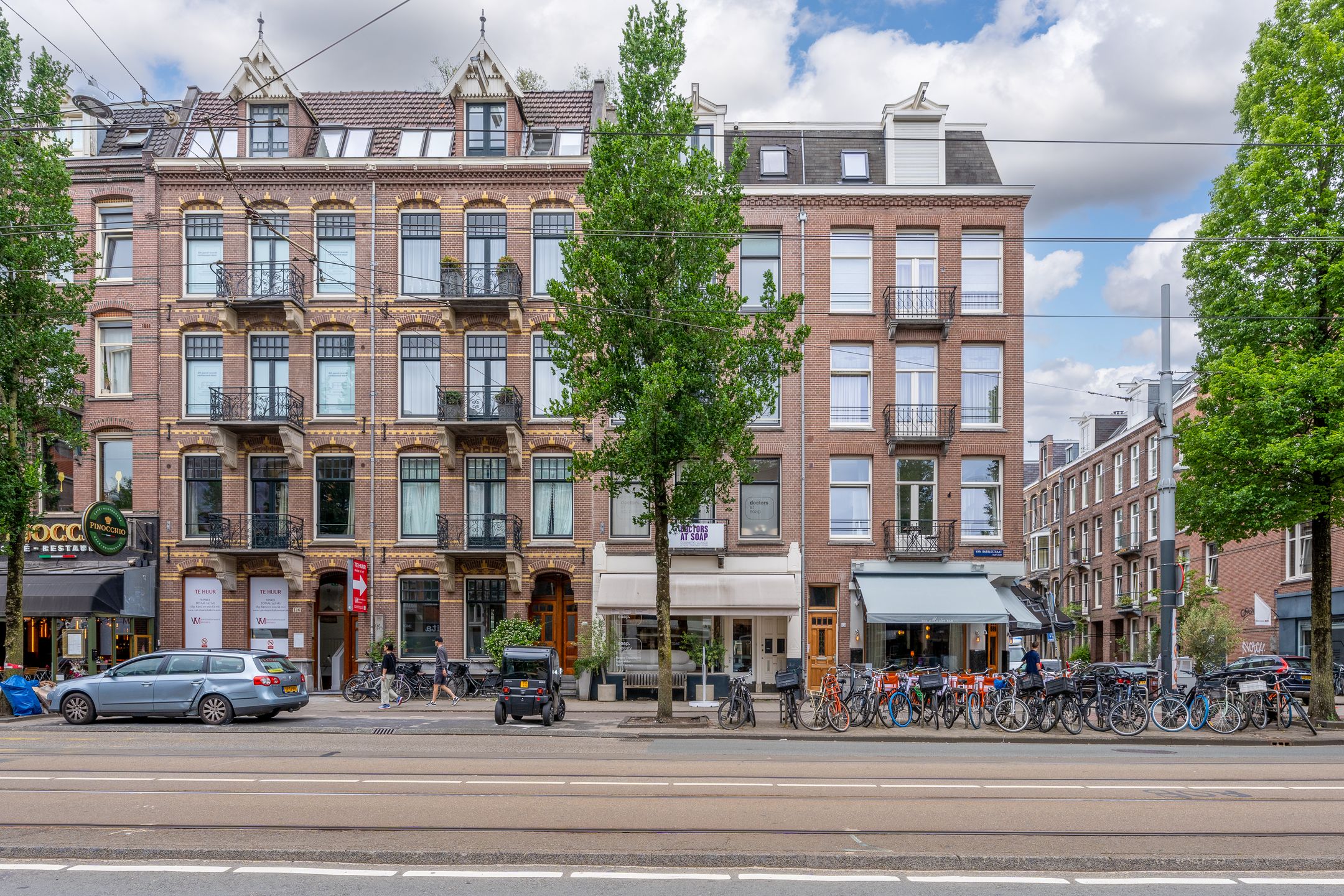 Photo 36 of Van Baerlestraat 122-3