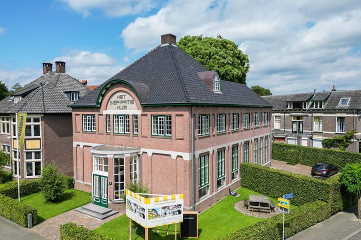 Regentesselaan 8, Apeldoorn