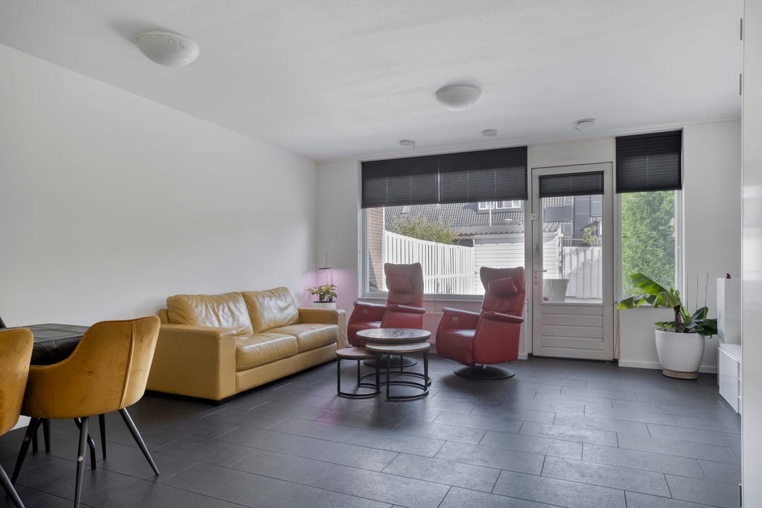 Photo 2 of Weegbree 26