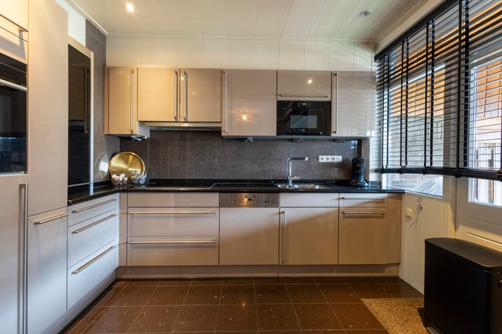 Foto 18 van Achtervliet 12