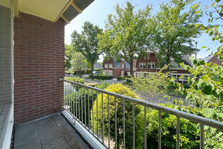 Photo 3 of Van Tuyllstraat 67