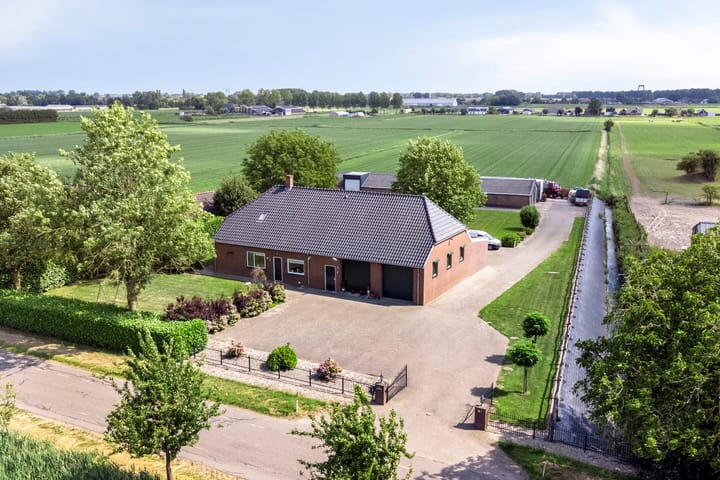 Huis te koop: Veldstraat 27 4261 TB Wijk en Aalburg [Funda]