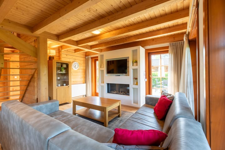 Photo 6 of Akerstraat 153-99