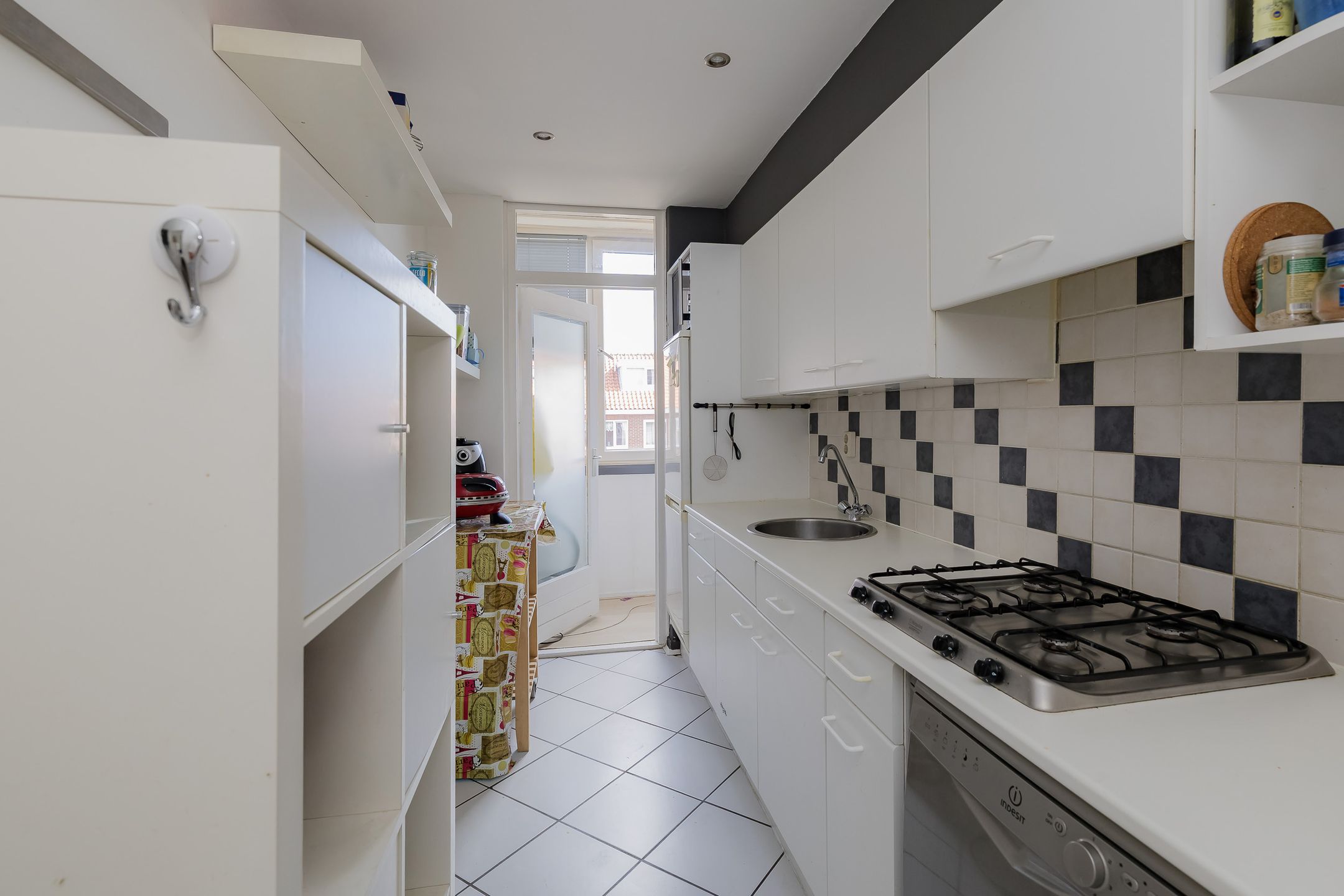 Foto 9 van Linnaeusstraat 137