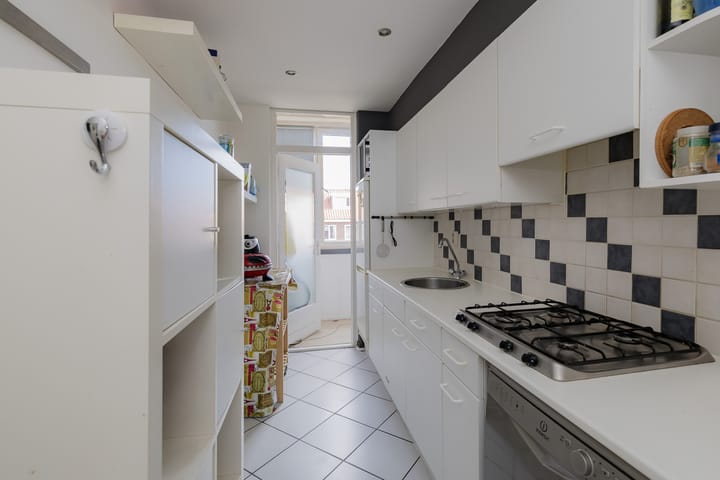 Foto 9 van Linnaeusstraat 137