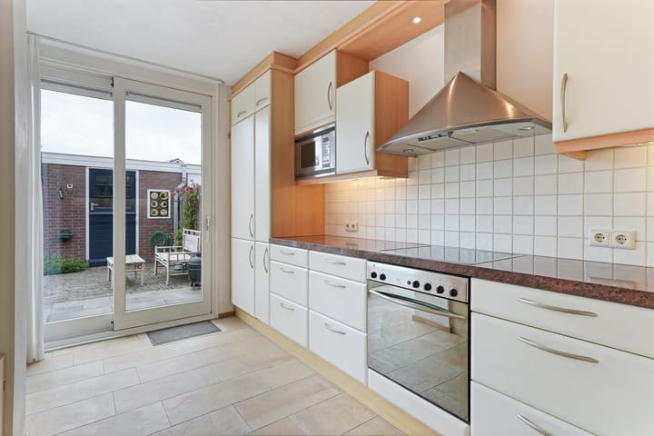 Photo 10 of Esdoornstraat 41