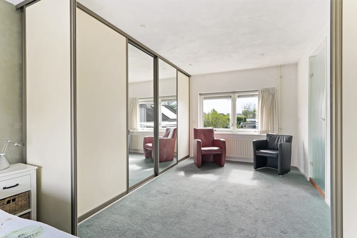 Photo 16 of Esdoornstraat 41