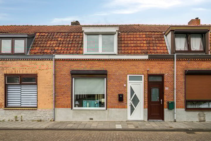 Photo 2 of Veldstraat 23