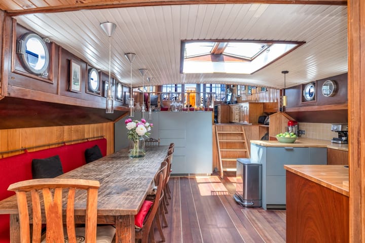 Photo 7 of Binnenkant 23-L