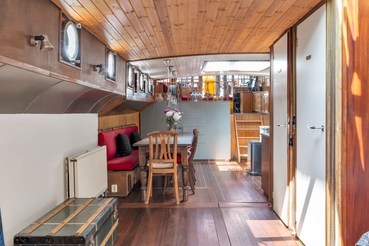 Photo 12 of Binnenkant 23-L