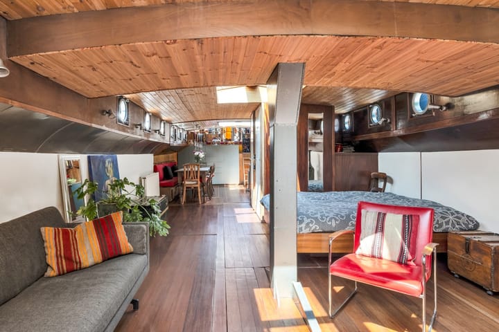 Photo 16 of Binnenkant 23-L