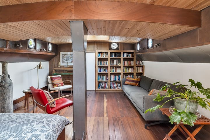 Photo 20 of Binnenkant 23-L